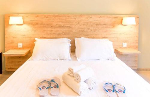 Le Lavandou Apartment | SELECT' - T3 avec vue mer, parking et piscine à Saint-Clair au Lavandou - 180SUD-B11