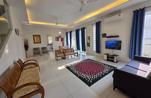 Sungai Badau House | Selendang In Krubong Near Std Hang Jebat, MITC & UTEM