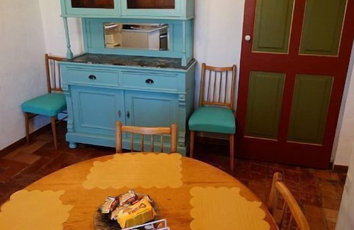 Avinyonet de Puigventos Cottage | Self catering Can Barraca for 5 people