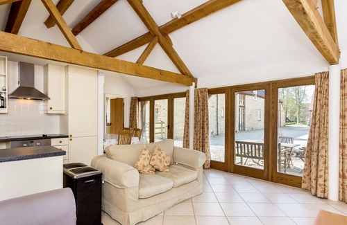Shellingford Cottage | Self catering Cotswold holiday accommodation within easy reach of Oxford - Blossom Barn