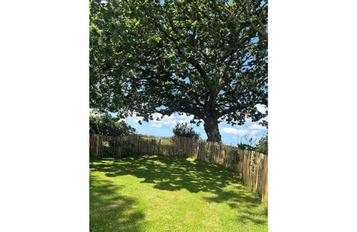 Ploneour-Lanvern House | Self-catering cottage near Bigouden beaches. Pets welcome