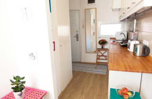 Szentimrevaros Apartment | Self check-in eco studio in the heart of Buda