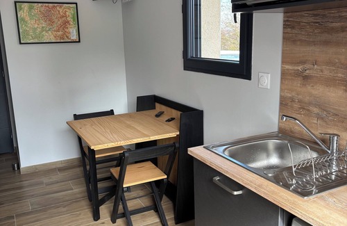 Forest-Saint-Julien Apartment | Self-contained studio in family home