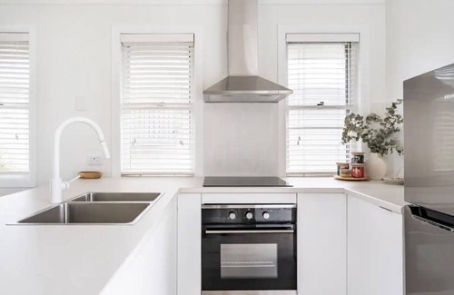 Mount Coolum Apartment | Self contained apartment with a Short walk to pristine beaches and cafes