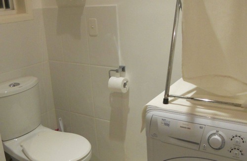Highland Park House | SELF CONTAINED GRANNY FLAT