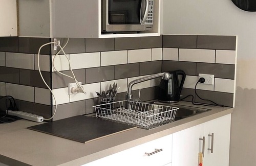 Coorparoo House | Self Contained Guest Suite with Private Entrance