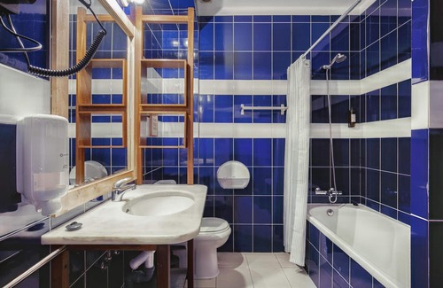 Ferrel House | Selina Peniche