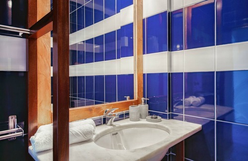 Ferrel House | Selina Peniche