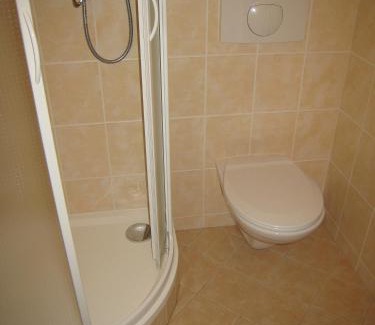 Police nad Metuji House | Selský dvůr 2