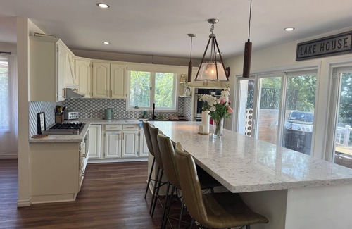Selwyn Cottage | Selwyn Buckhorn Lakehouse