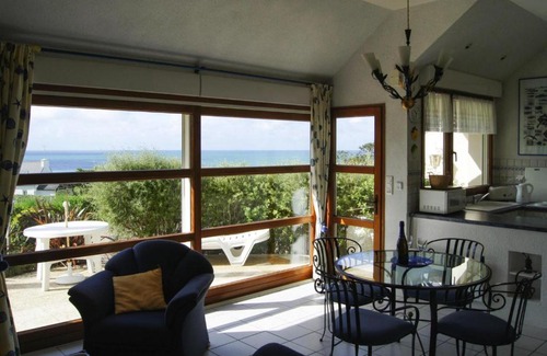 Plouhinec House | Semi-detached house with sea views, Plouhinec