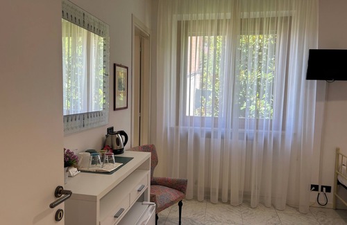 Grottammare House | Semi-detached villa with pool, garden, games 5 minutes from the sea and center