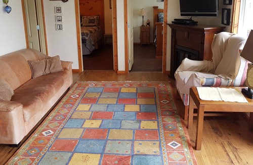 Blind Bay Cottage | Semi Lake front w/dock & buoy, westerly view, pet friendly, sleeps 8,