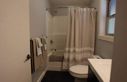 Blind Bay House | Semi Lakefront 2 Bedroom Private Suite
