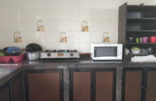 Calangute Apartment | Semi-Service apartment cum row house 2 minutes from the beach with kitchen.