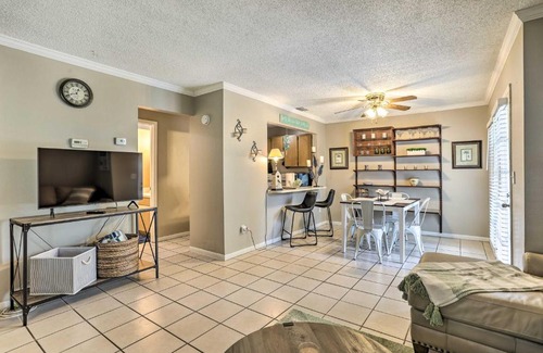 Seminole House | Seminole Townhome Easy Access to Beaches!