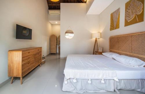Nakula Villa | [Seminyak central] private 3 bedrooms villa with swimming pool