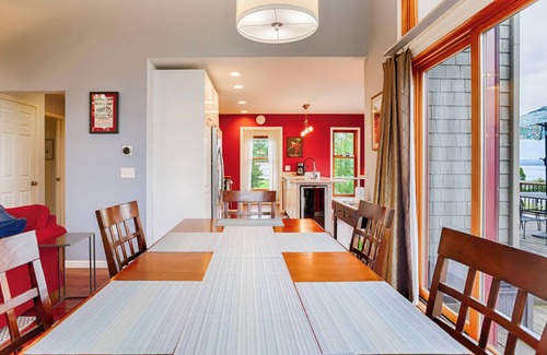 Oaks Corners Cottage | Seneca Knoll:"Gorgeous Custom-built Home with Seneca Lake Views"