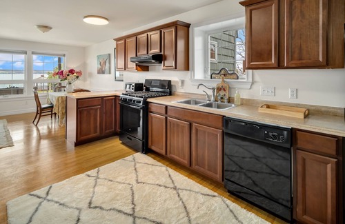 Oaks Corners Apartment | Seneca Lake-Beautiful Waterfront-Private Dock- 7BR/5BA near Sampson State Park
