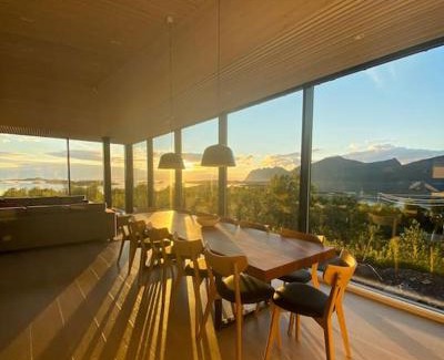 Knarrvika House | Senjavista, near nature, sea and mighty mountains