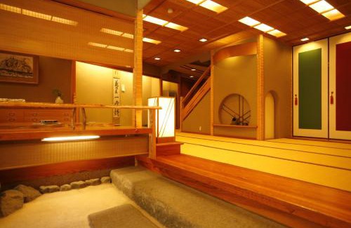 Kinosaki Onsen Hotel | Sennennoyu Koman
