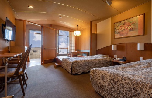Toba House | Senpokaku