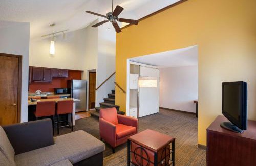 Livermore Hotel | SenS Suites Livermore; SureStay Collection by Best Western