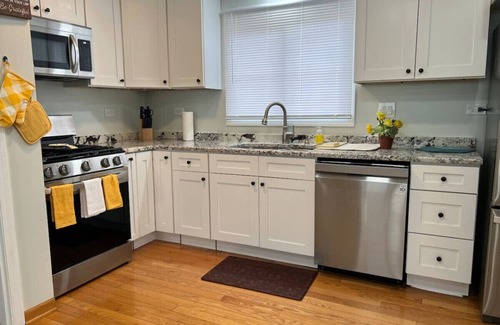 Elmhurst House | Sensational Home NearO’hare! Ideal for long stay’s