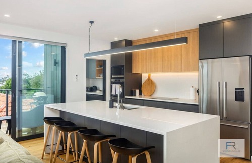 Hillsborough House | Sensational Seaview Home
