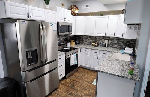 Clarksville House | Senseney Cottage Too!~Pet Welcome, Fenced Yard, 2 bedroom.