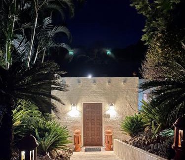 Sapphire Beach Bed & Breakfast | Sensom Boutique Bed and Breakfast