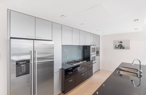 Auckland House | Sentinel Beach House - Auckland Holiday Retreat