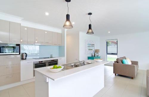 Bilinga House | Sentosa on Tugun - Beachfront 5 Bedroom