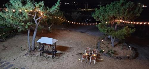 Andeok House | Seoguipo Deluna spa pension