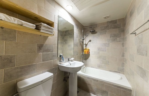 Sujeong-gu Hotel | Seongnam DK