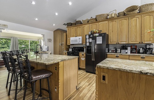 South Haven House | SeptOct 2025: B2G1nite free & a 100 dollar Clementines gift certificate