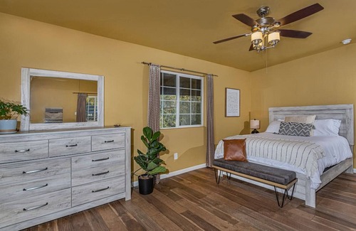 Three Rivers House | Sequoia Riverfront Guest House Right On The Water!