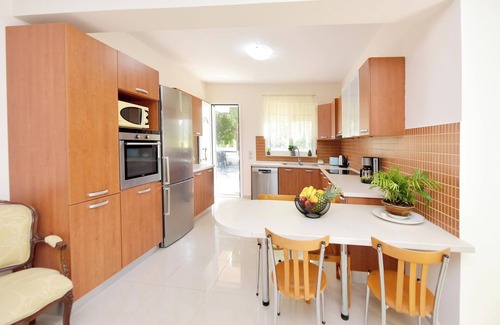 Pastida House | Seraina House