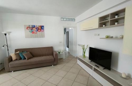 Mondragone Apartment | Serao House, 2 piano in centro