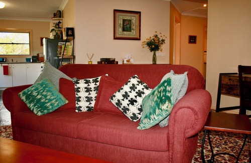 Wooragee House | Serena Cottages Beechworth - Your Country Getaway - 1