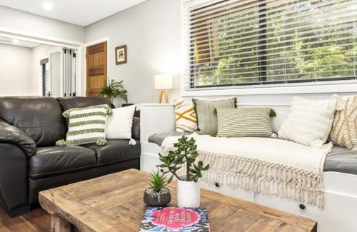 Pearl Beach House | Serendipity - Beautifully Renovated Holiday Home