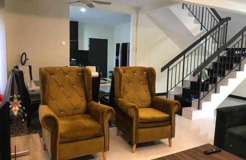 Bukit Beruntung House | Serendipity Resthouse