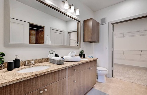 East Oak Hill Apartment | Serene 1Bed/1Bath Apt w/ Free Parking + Yard