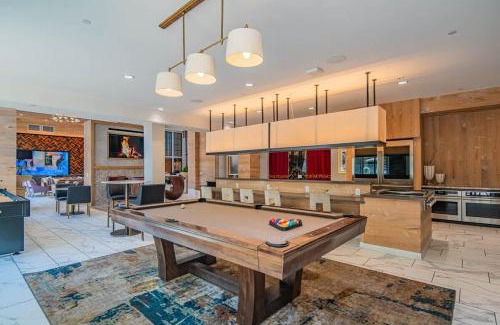 Orange Heights Apartment | Serene 1BR Uptown Biltmore Gym Pool Parking WD