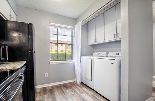 Longview House | Serene 2 Bdr Townhome in the Heart of Longview