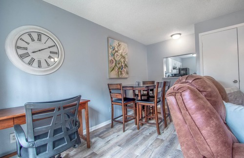 Longview House | Serene 2 Bdr Townhome in the Heart of Longview