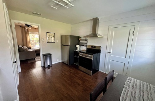 Temple House | Serene 2-bedroom house 4 min from Baylor Scott and White Hospital