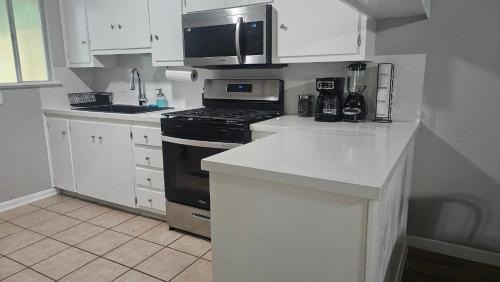 Austin House | Serene 2br Hideaway Near Downtown & Airport
