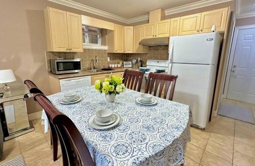 Edgemont House | Serene 2BR Suite at Lloyd Ave