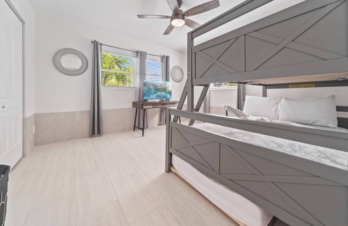 Shore Acres House | Serene 2BR with Expansive Backyard Oasis